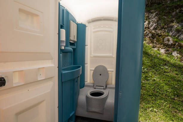 Porta potty delivery and setup in Fayetteville, AR